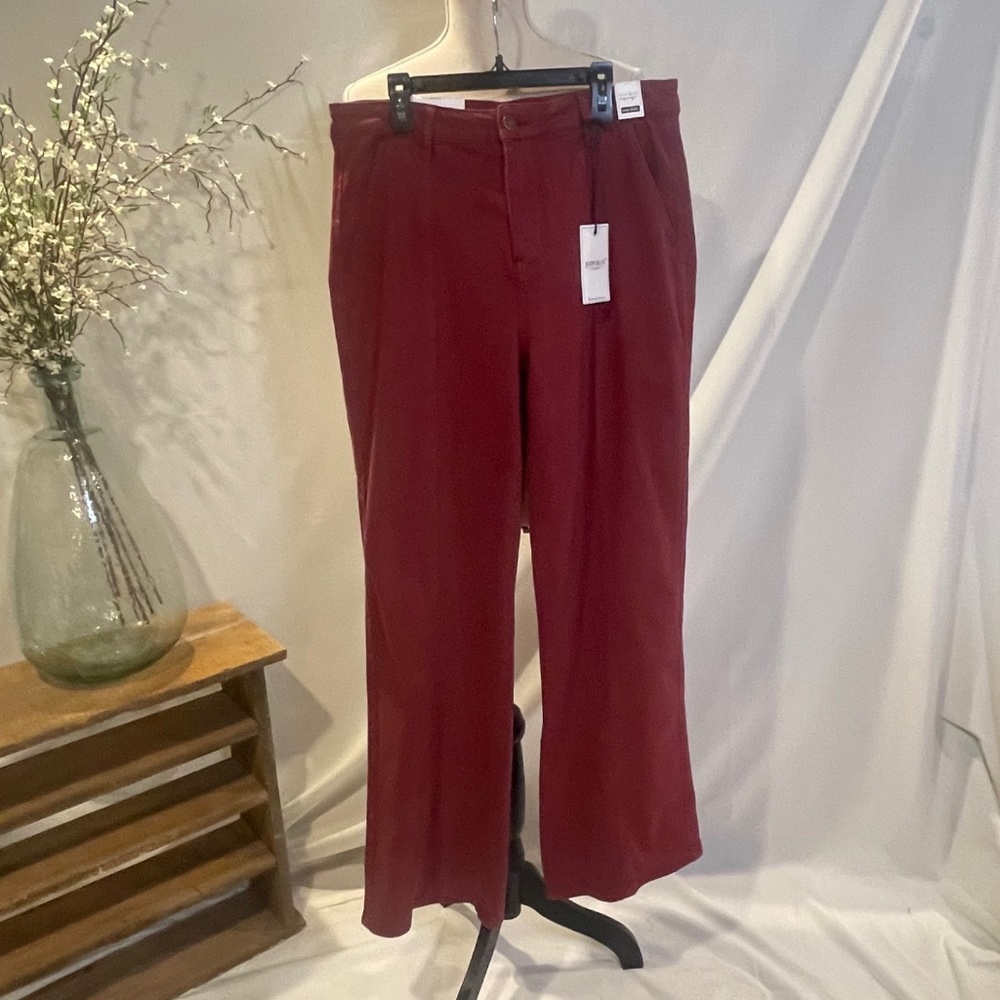 Judy Blue Women’s Jeans Belfast High Rise Bell Bottom Stretch Red Size 13/31 NWT